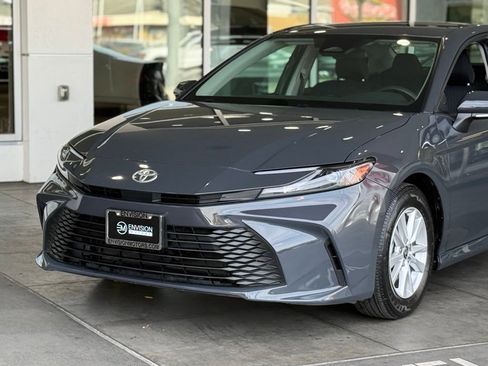 Certified 2025 Toyota Camry LE image 3