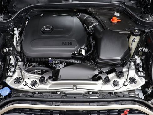 Certified 2025 MINI Cooper S image 21