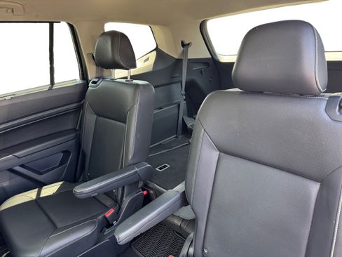 Used 2021 Volkswagen Atlas SE w/ Panoramic Sunroof Package AWD/4WD image 13