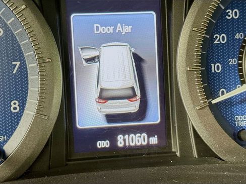 Used 2017 Toyota Sienna XLE image 12