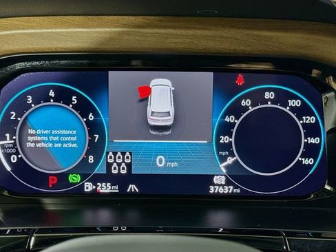 Used 2025 Volkswagen Atlas SE FWD image 9