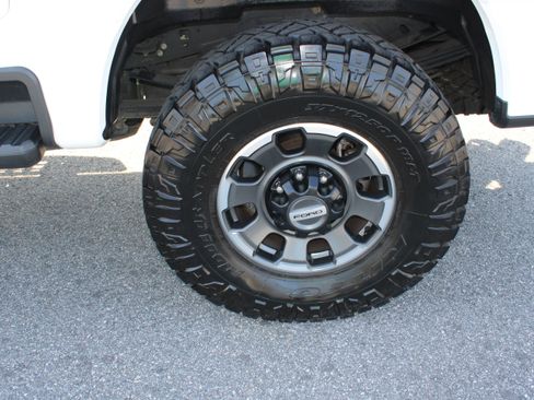 Used 2023 Ford F250 Lariat w/ Lariat Ultimate Package AWD/4WD image 12
