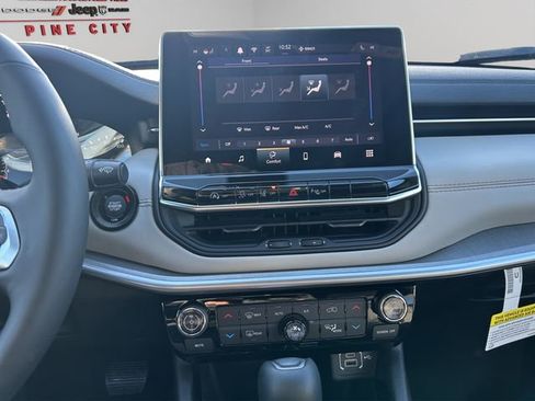 New 2026 Jeep Compass Limited AWD/4WD image 17