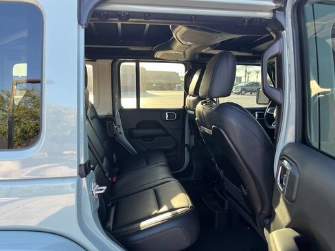 Used 2024 Jeep Wrangler Unlimited Sahara AWD/4WD image 15