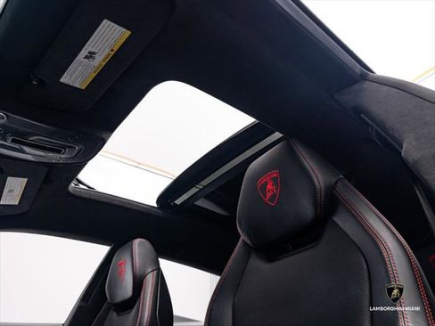 Used 2019 Lamborghini Urus AWD/4WD image 43