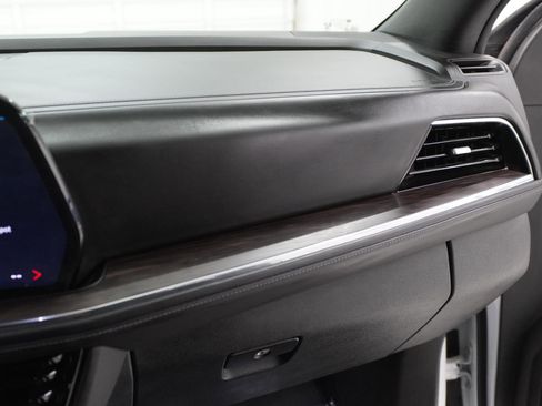 Used 2025 Chevrolet Tahoe LS RWD image 31