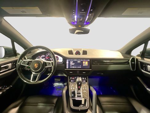Used 2019 Porsche Cayenne AWD/4WD image 18