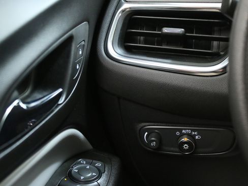 Used 2024 Chevrolet Equinox LS FWD image 16
