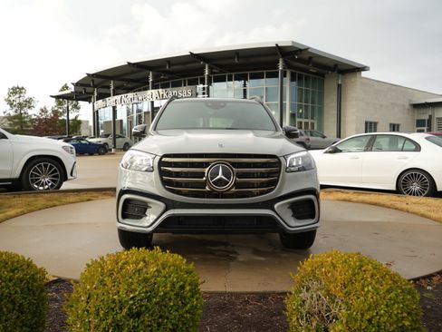 New 2026 Mercedes-Benz GLS 450 4MATIC image 2