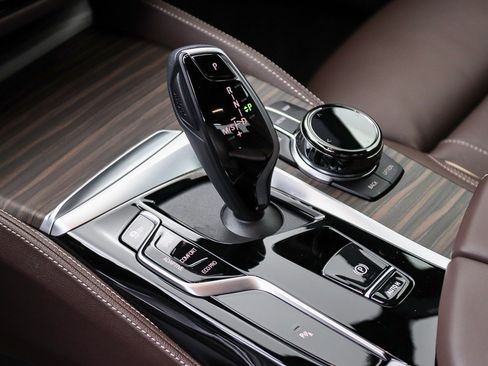 Used 2023 BMW M550i xDrive AWD/4WD image 24