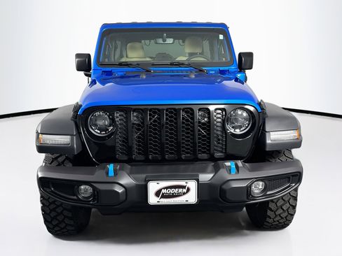 Used 2023 Jeep Wrangler Unlimited w/ Cold Weather Group AWD/4WD image 4