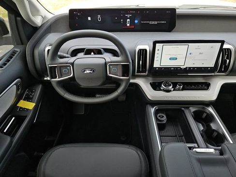 New 2026 Ford Expedition Active RWD image 4