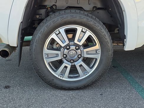 Used 2019 Toyota Tundra Platinum image 9