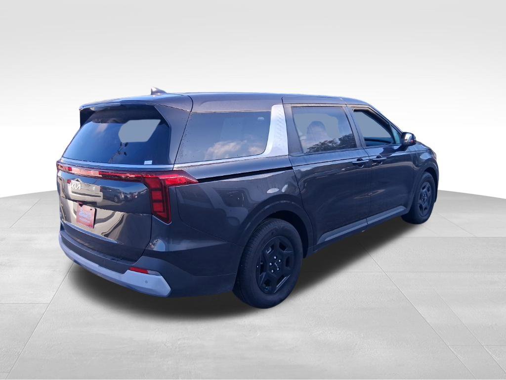 Used 2026 Kia Carnival LX FWD image 6