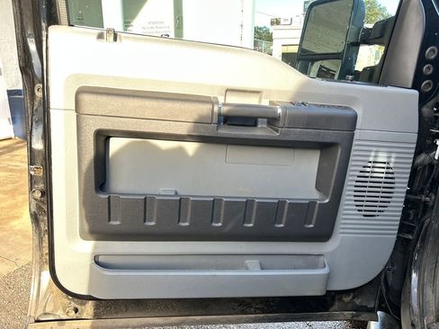 Used 2016 Ford F250 XL w/ Power Equipment Group image 7