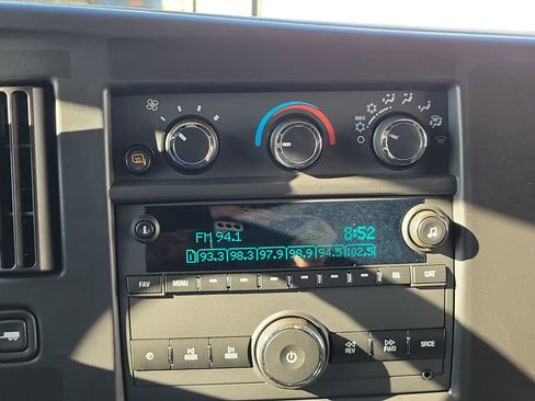 Used 2024 GMC Savana 2500 CARGO w/ Driver Convenience Package image 18