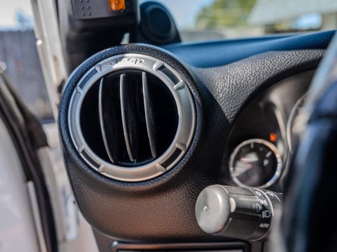 Used 2013 Jeep Wrangler Unlimited Rubicon w/ Connectivity Group image 18