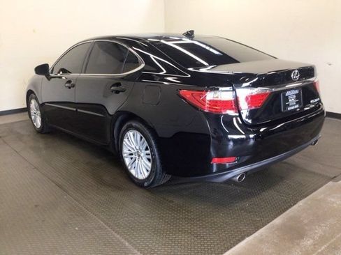 Used 2015 Lexus ES 350 w/ Luxury Package FWD image 4