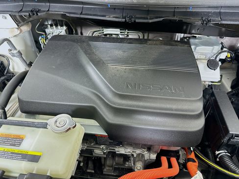 Used 2025 Nissan Leaf S FWD image 31