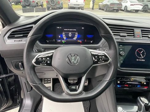 Used 2022 Volkswagen Tiguan SE R-Line image 32