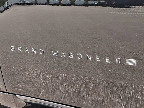 New 2026 Jeep Grand Wagoneer L 4WD w/ Premium Group I image 11