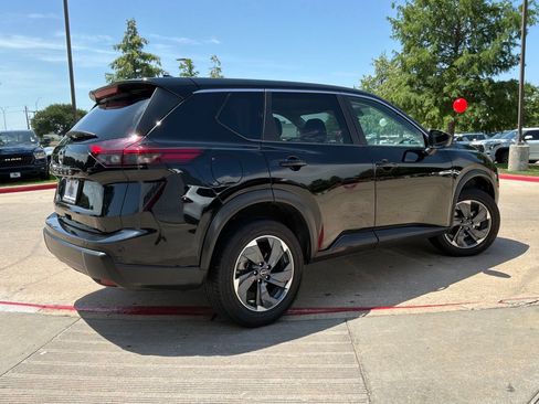 Used 2025 Nissan Rogue SV FWD image 6
