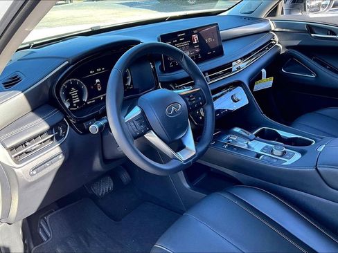 Certified 2025 INFINITI QX60 Luxe w/ Vision Package FWD image 17