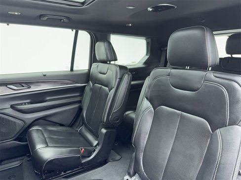 Used 2024 Jeep Grand Cherokee L Limited w/ Luxury Tech Group II image 42
