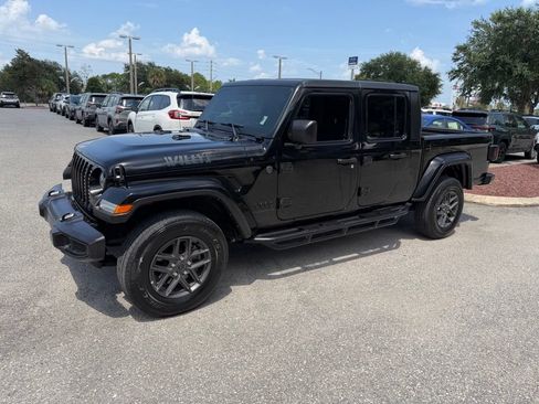 Used 2022 Jeep Gladiator Sport AWD/4WD image 12