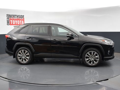 Used 2019 Toyota RAV4 XLE Premium image 5