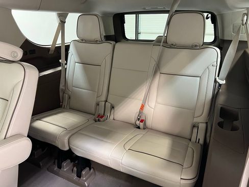 Used 2022 GMC Yukon XL Denali image 30