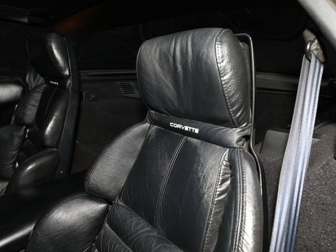 Used 1990 Chevrolet Corvette ZR-1 RWD image 48