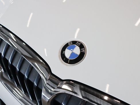 Used 2019 BMW 330i Sedan w/ Premium Package RWD image 25