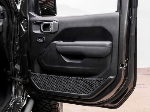 Used 2025 Jeep Gladiator Sport image 83