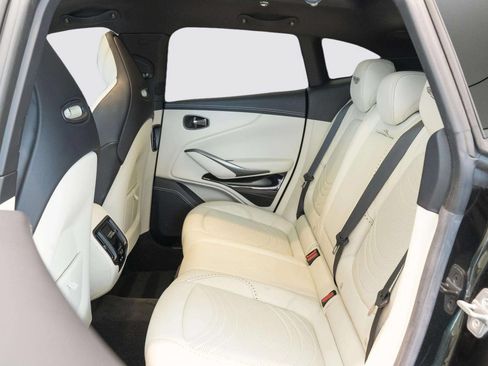 Used 2024 Aston Martin DBX AWD/4WD image 47