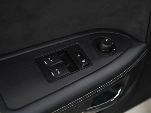 Used 2009 Dodge Challenger SRT8 w/ SRT Option Group II RWD image 14