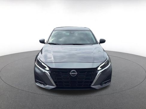 Used 2025 Nissan Altima 2.5 SV FWD image 3