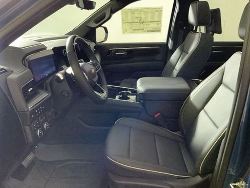 New 2026 Chevrolet Suburban Premier AWD/4WD image 16