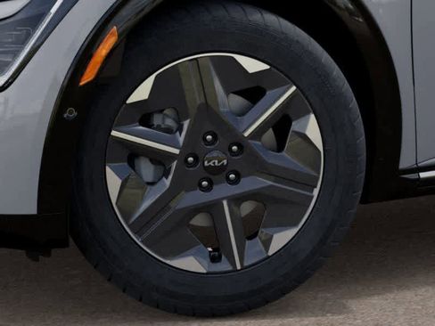 New 2025 Kia EV6 Light w/ Light LR Technology Package image 9
