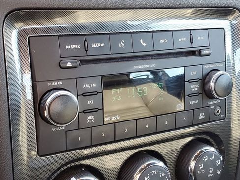 Used 2011 Dodge Challenger Base image 17