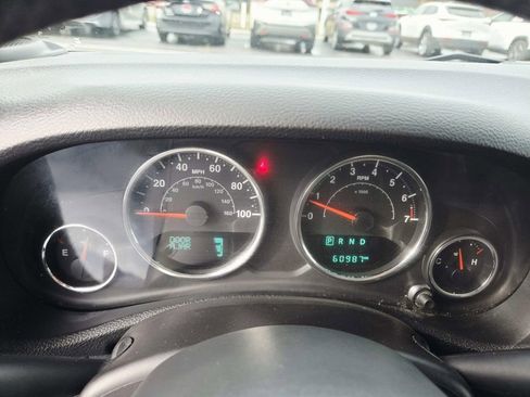 Used 2015 Jeep Wrangler Unlimited Sahara w/ Mopar Chrome Edition Group image 24