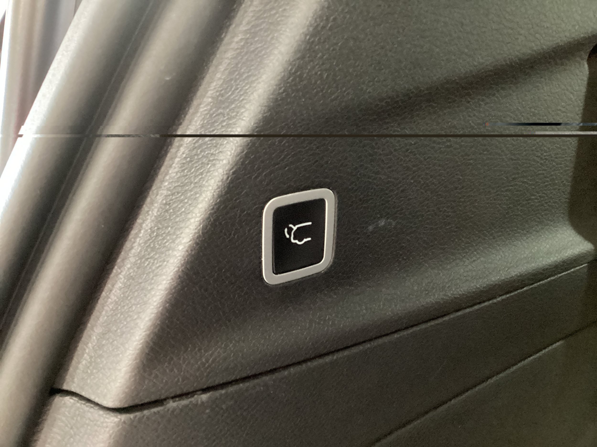 Used 2025 Chrysler Pacifica Limited FWD image 6
