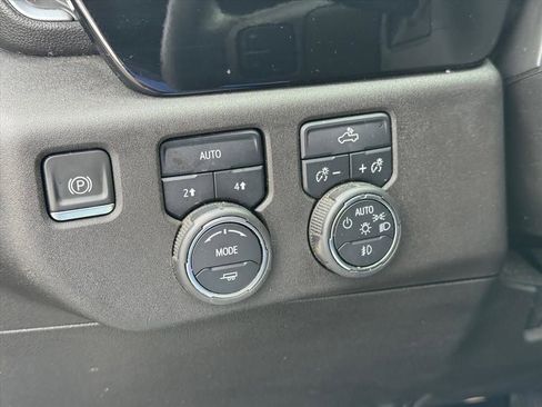 Used 2022 Chevrolet Silverado 1500 RST image 18