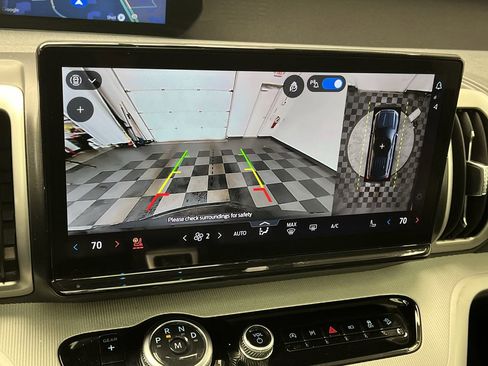 Used 2025 Ford Expedition Active image 6