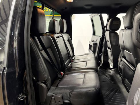 Used 2015 Ford F250 Lariat w/ Lariat Interior Package image 12