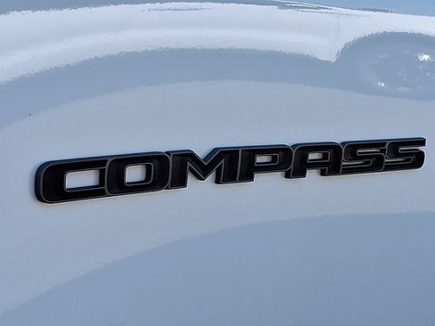 Used 2026 Jeep Compass Limited AWD/4WD image 30