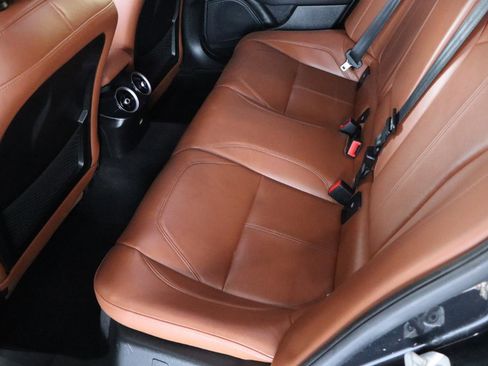 Used 2017 Alfa Romeo Giulia image 32