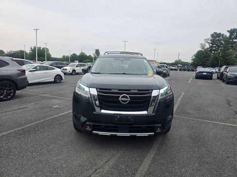 Used 2022 Nissan Pathfinder SL AWD/4WD image 3