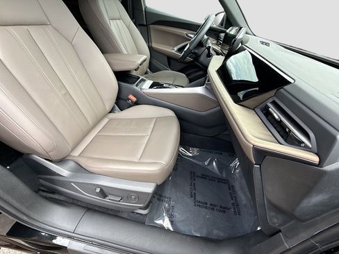 Certified 2025 Audi Q5 Premium w/ Convenience Package image 14