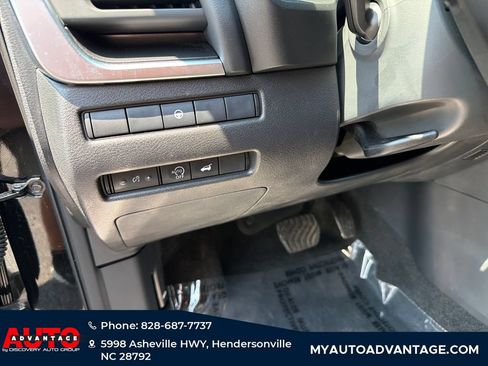 Used 2025 Nissan Rogue SV AWD/4WD image 11